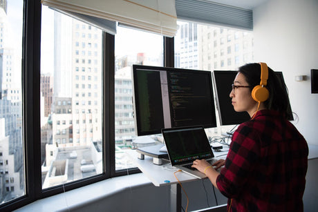 Avoid These 7 Common Mistakes When Using a Standing Desk (And What to Do Instead)